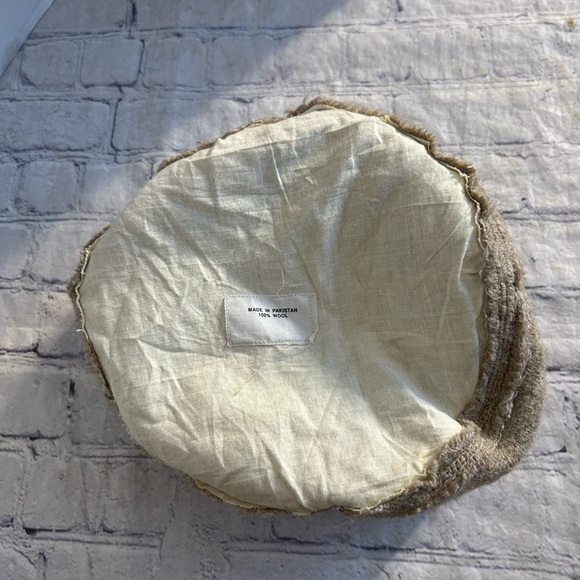 VINTAGE MADE IN PAKISTAN 100% WOOL NEUTRAL COLOR BEIGE TAN WITH LINES DETAILS - Picture 7 of 8